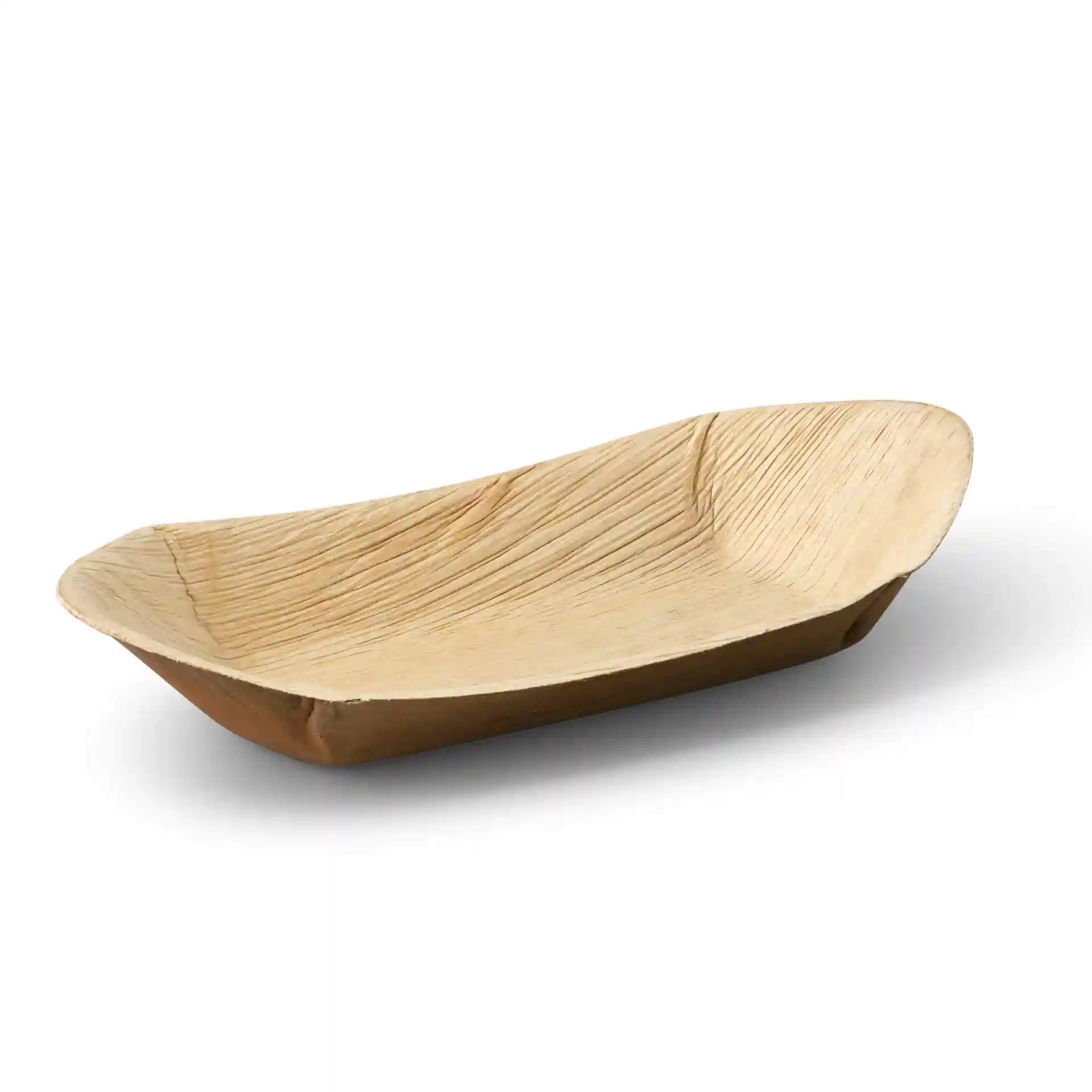 Głęboka łódka z liścia palmy o fakturze, długość 31,2 cm, szerokość 14,5 cm.