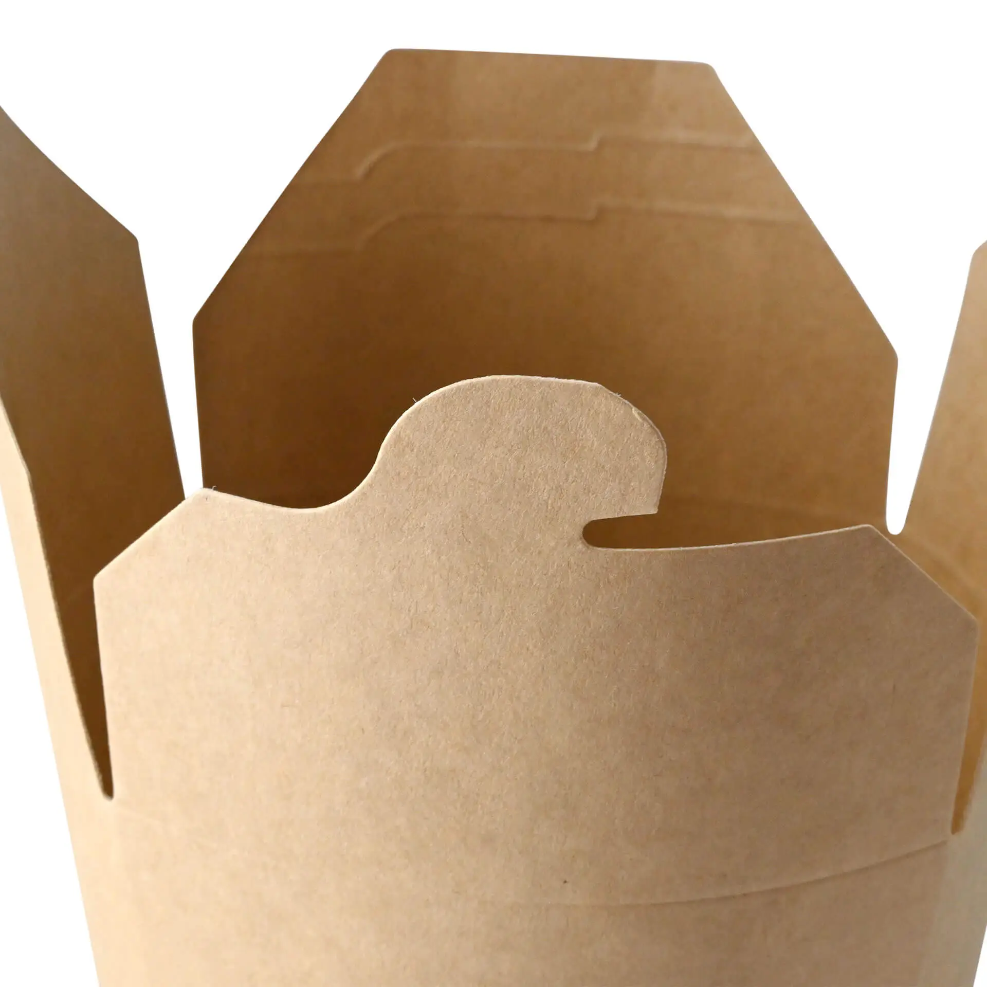 Jedno brązowe pudełko na makaron z papieru kraft z bioplastikowym wnętrzem, zaprojektowane do jedzenia na wynos.