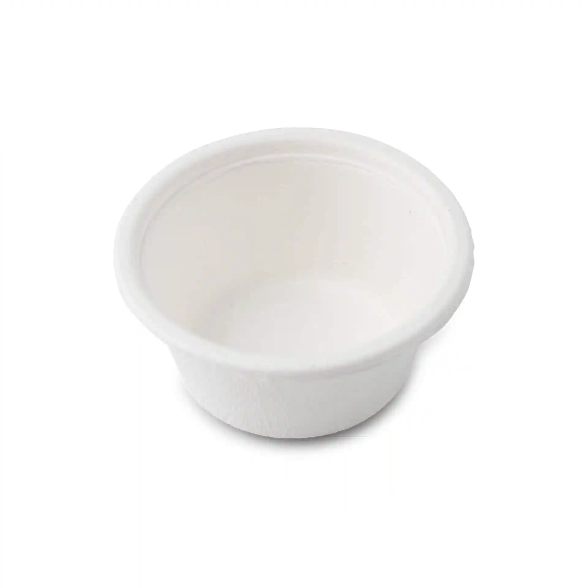Biały okrągły kubek z bagassy o średnicy 62 mm i wysokości 30 mm, odpowiedni na 50 ml.