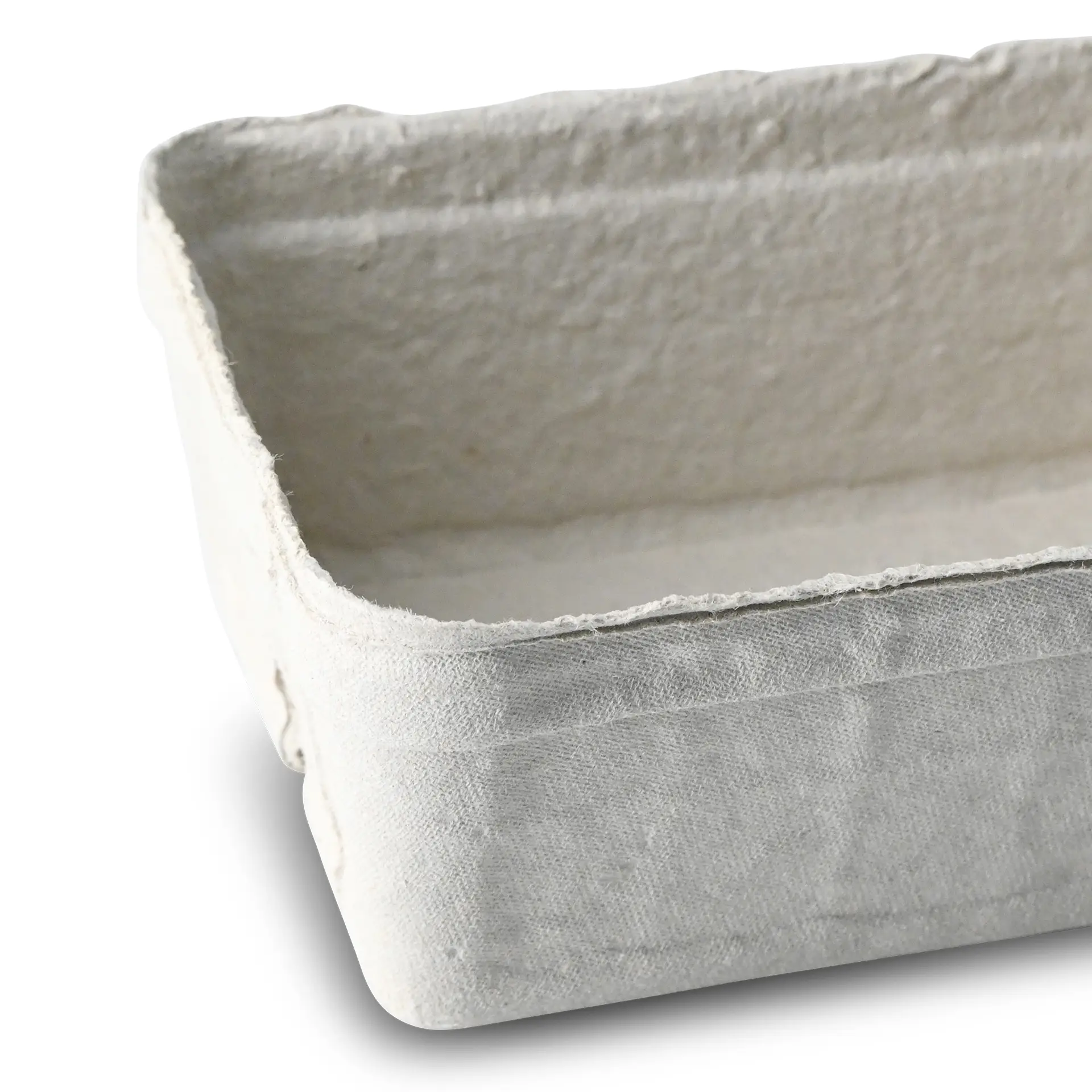 Jedna biała taca na jagody wykonana z wytrzymałej tektury, zaprojektowana do świeżych owoców, takich jak truskawki i maliny.