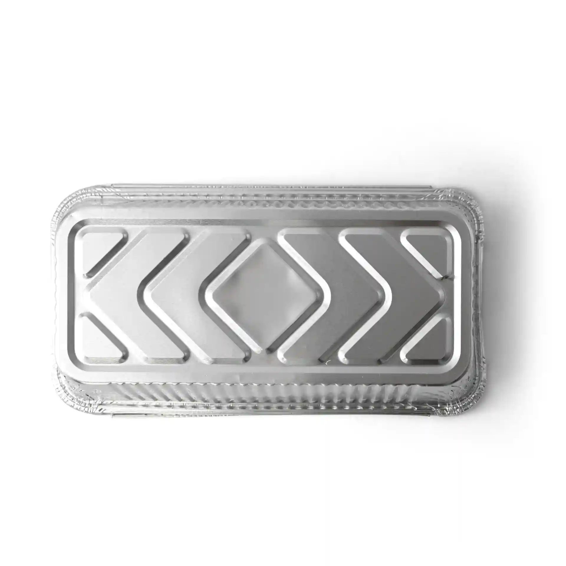 Prostokątny pojemnik aluminiowy z wzorzystą pokrywką, 21,8 x 11,3 x 5,4 cm, pojemność 900 ml.