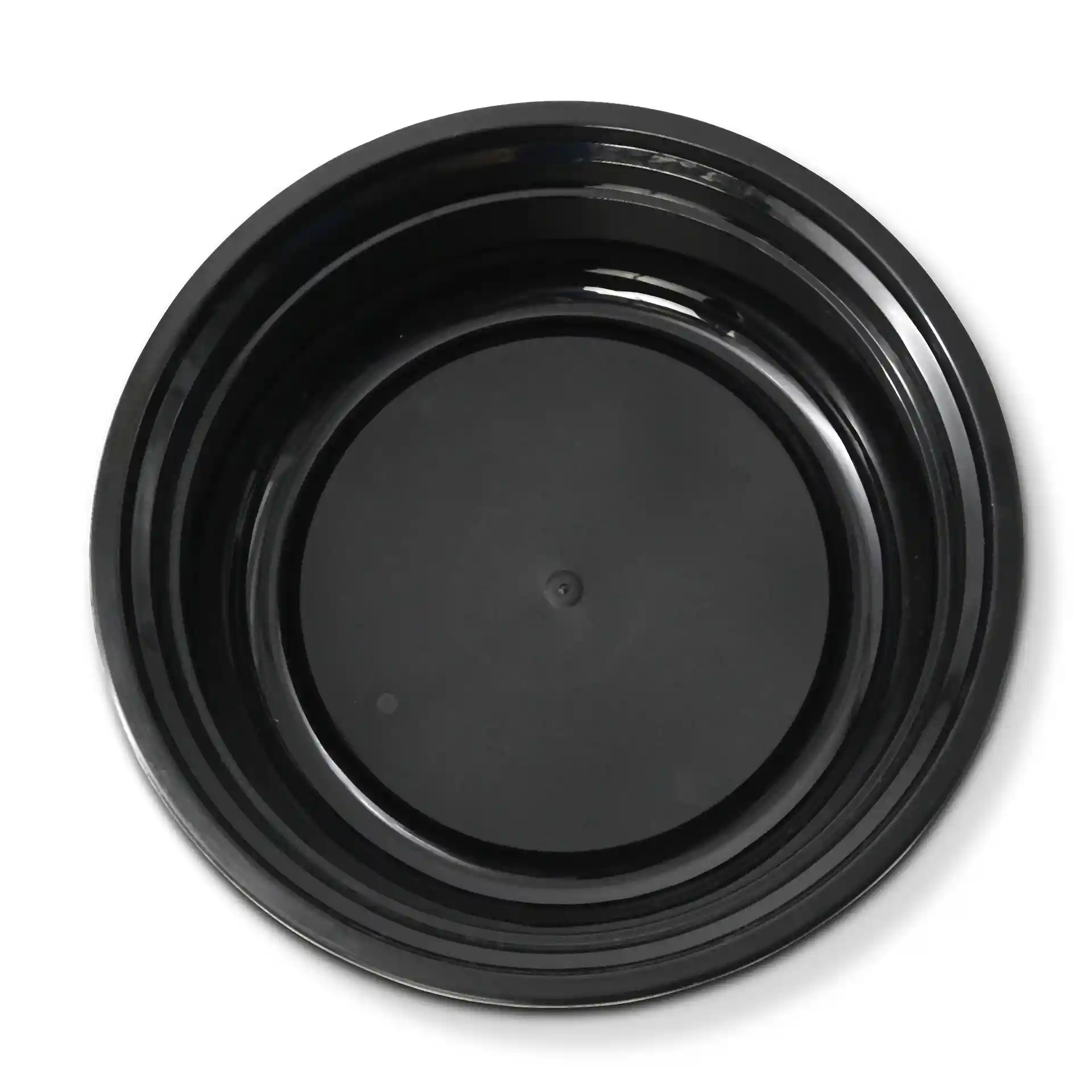 Okrągły czarny talerz wielokrotnego użytku z polipropylenu, pojemność 450 ml, średnica 158 mm, wysokość 42 mm.