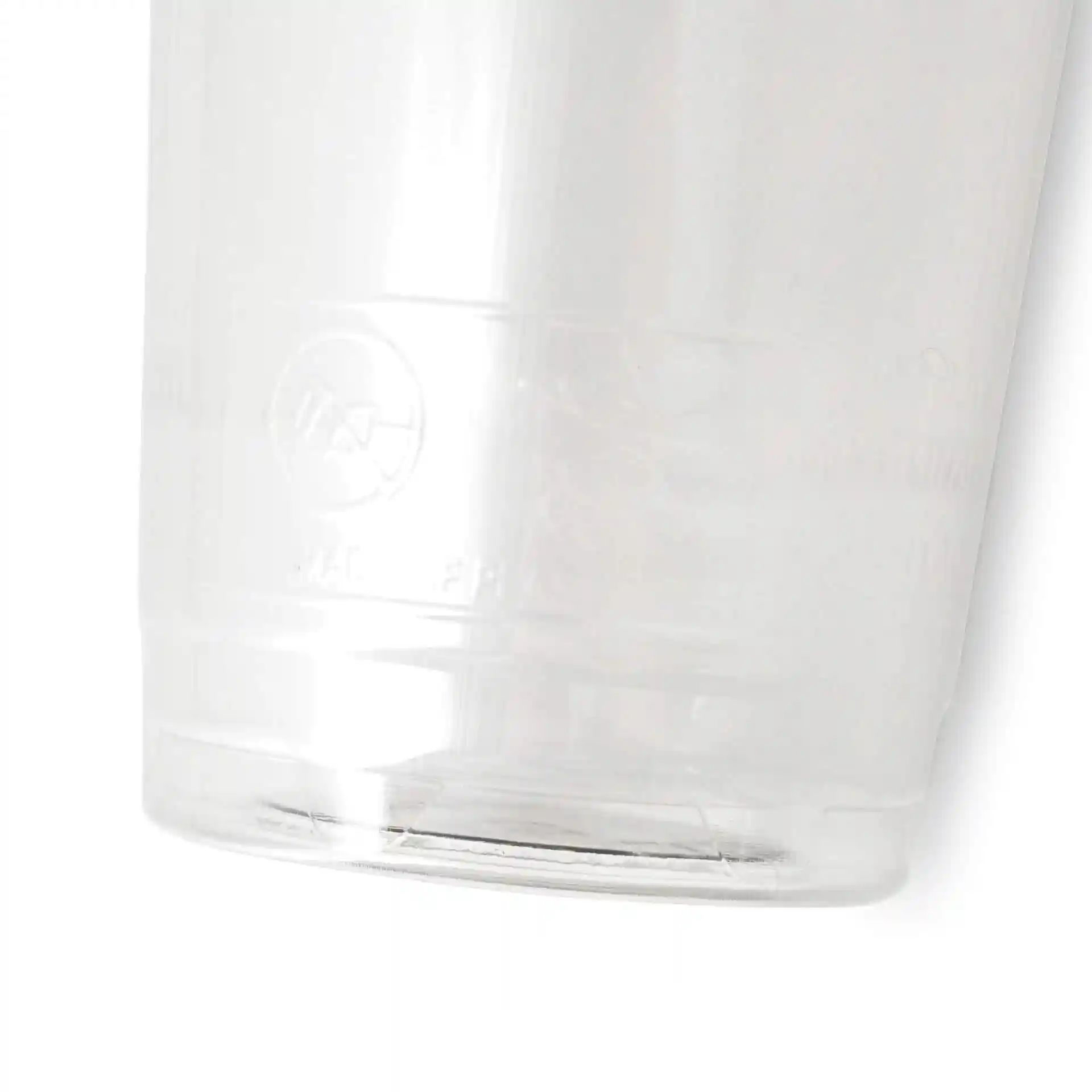 Przezroczysty kubek rPET o pojemności 20 oz, średnica 95 mm, wysokość 151 mm.