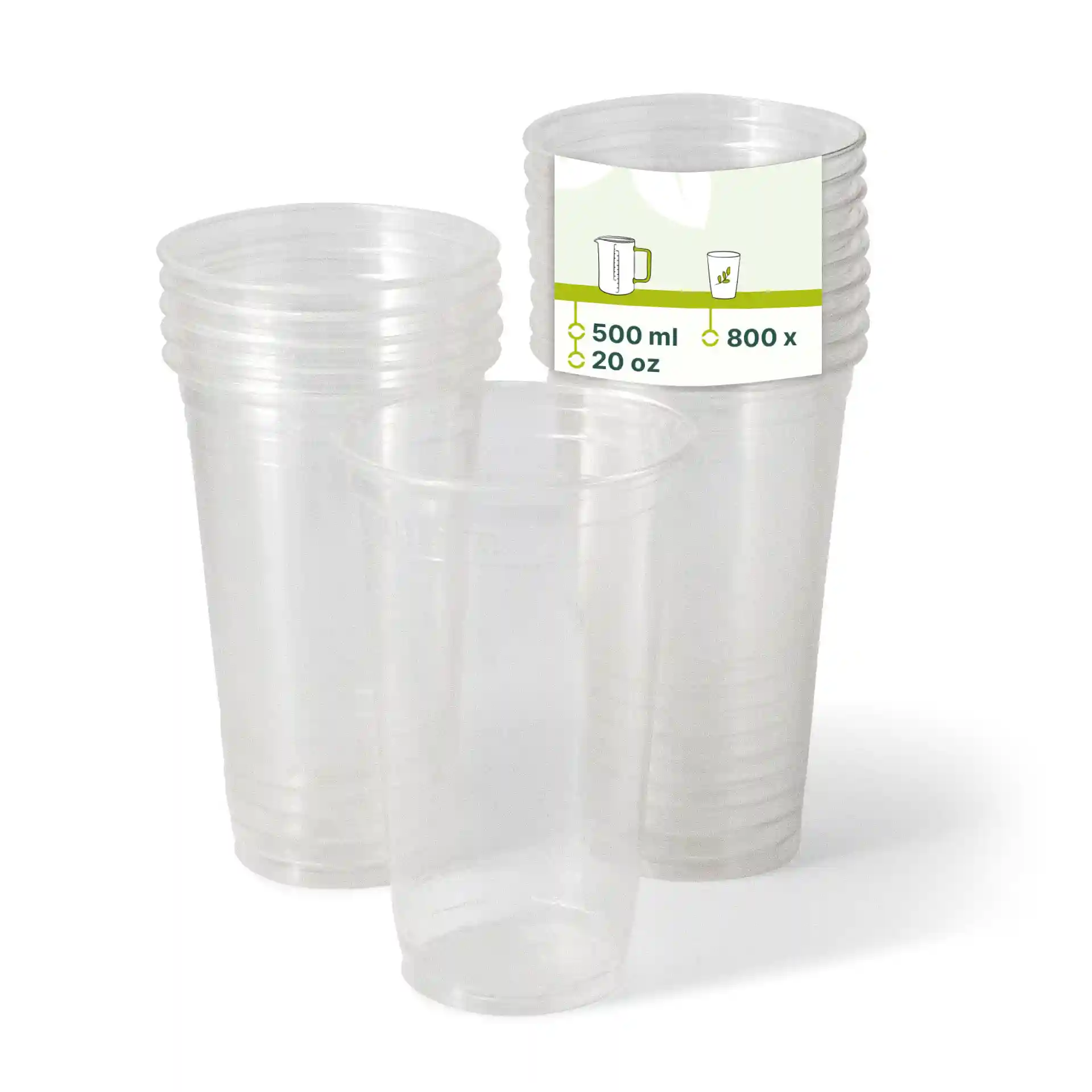 Przezroczyste plastikowe kubki ułożone w stos, z etykietą pokazującą pojemność 500 ml i ilość 800 kubków.