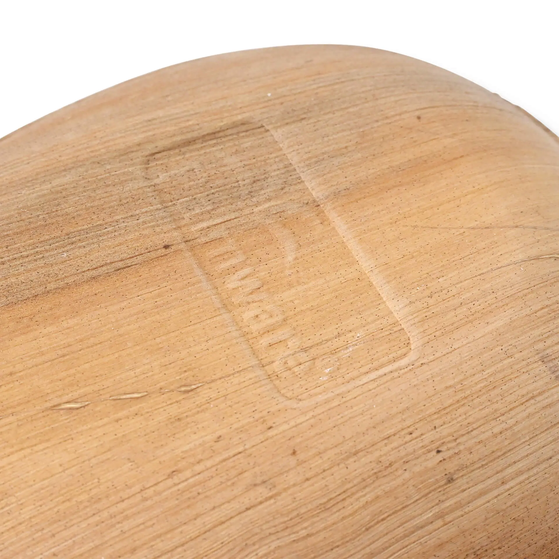 Talerz z liścia palmy z wzorem kropli; charakteryzuje się naturalnym rysunkiem i wzmocnionym brzegiem na sos.