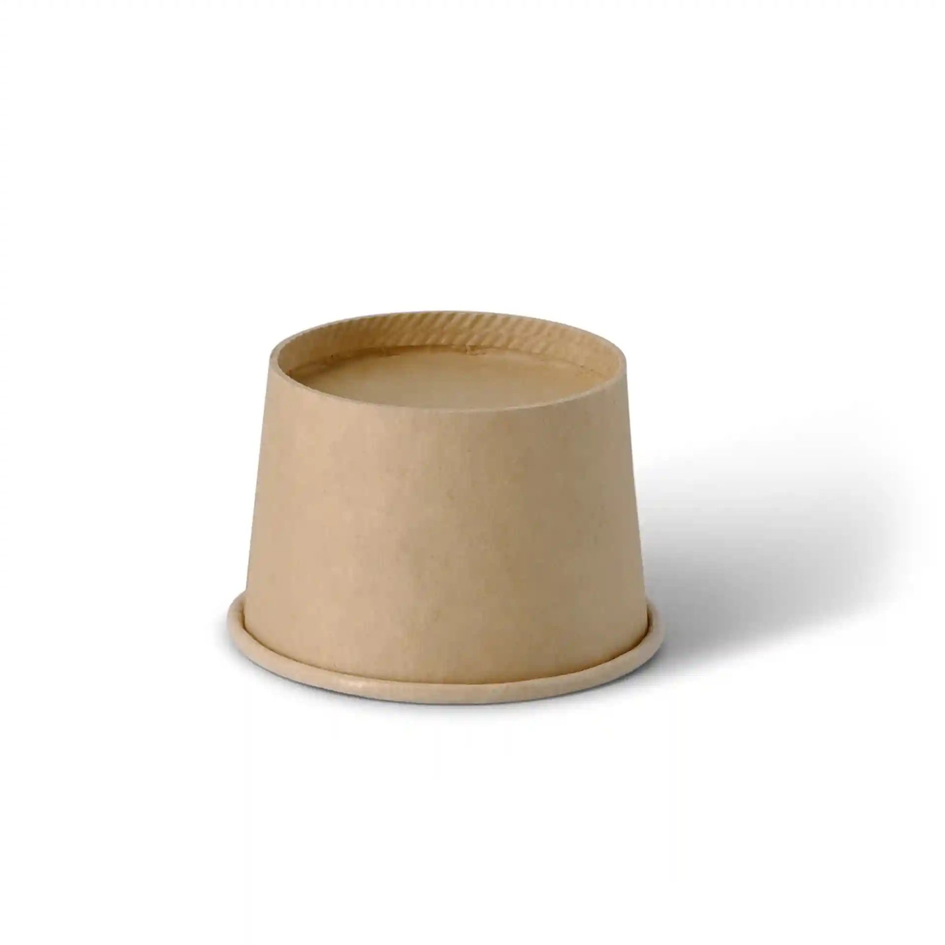 Brąski okrągły pojemnik deli z tektury, objętość 40 ml, średnica 62 mm u góry.