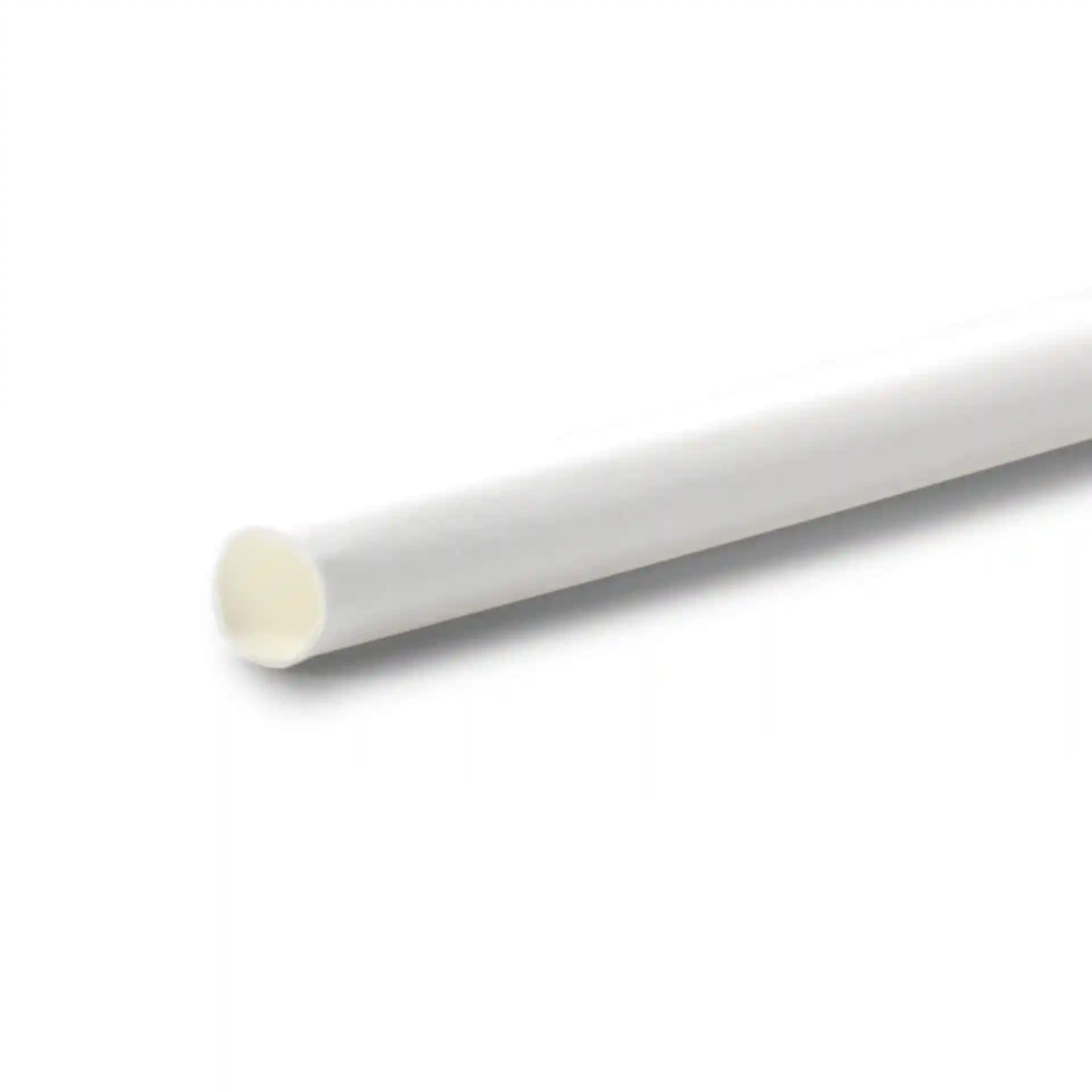 Biały papierowy słomka, 20 cm długości i 0,5 cm średnicy, z gładką powierzchnią i otwartym końcem.