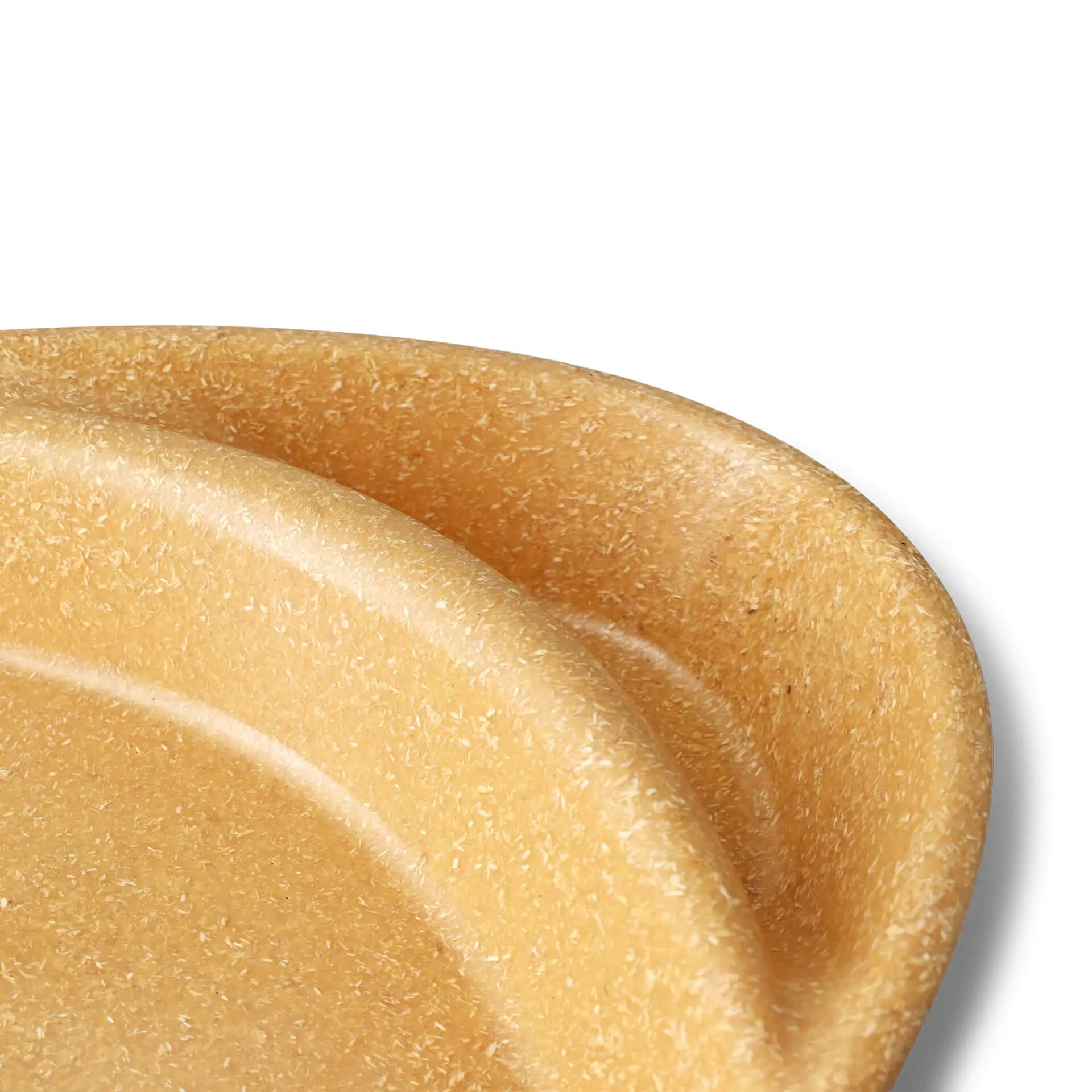 Brąski wielorazowy podzielony talerz z recyklingowego kompozytu organicznego, z dwoma przegrodami i gładką powierzchnią.