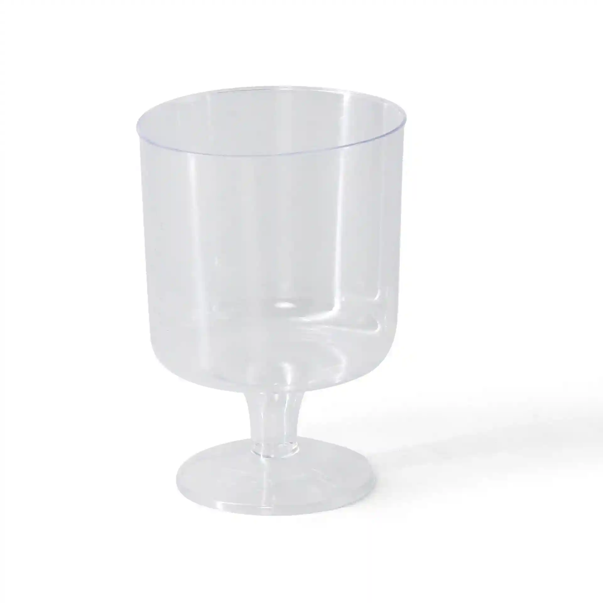 Przezroczysty wielokrotnego użytku kieliszek do wina o pojemności 200 ml, z okrągłą podstawą i wysokości 100 mm.