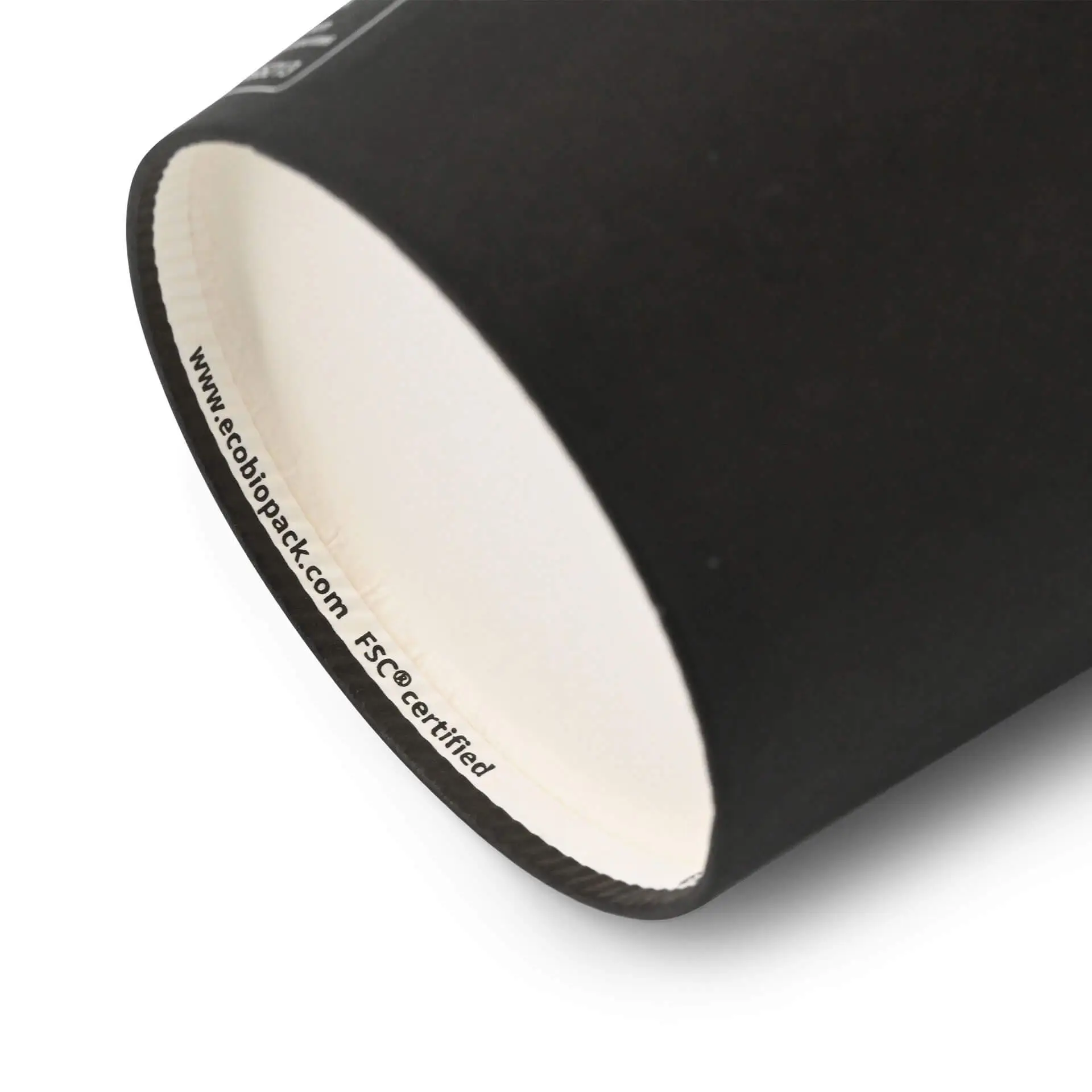 Czarny kubek papierowy, rozmiar 8 oz, z powłoką PE i widocznymi oznaczeniami wewnętrznymi.