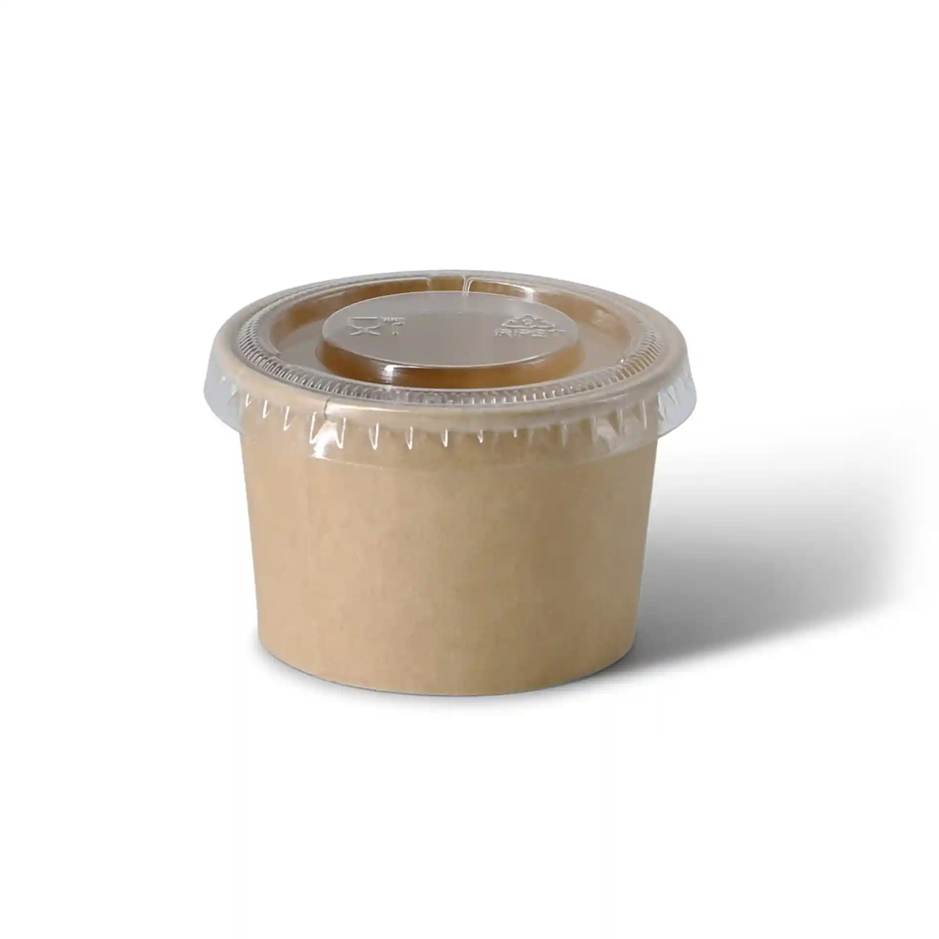 Brąski papierowy kubek z przezroczym plastikowym wieczkiem, 40 mm wysokości i 62 mm średnicy.