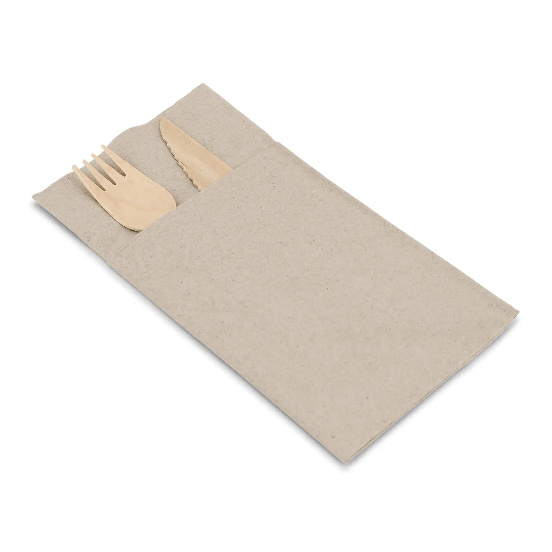Prostokątna niebielona papierowa torba z drewnianym widelcem i nożem, o wymiarach 10 x 19,5 cm.