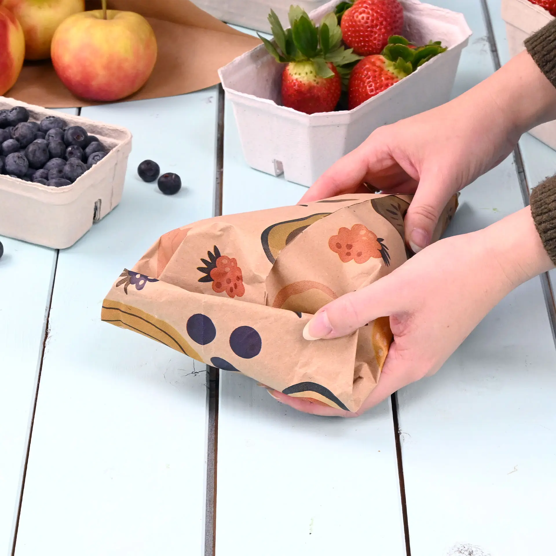 Spitztüten aus Papier 37 x 37 cm, braun, Früchte-Motiv