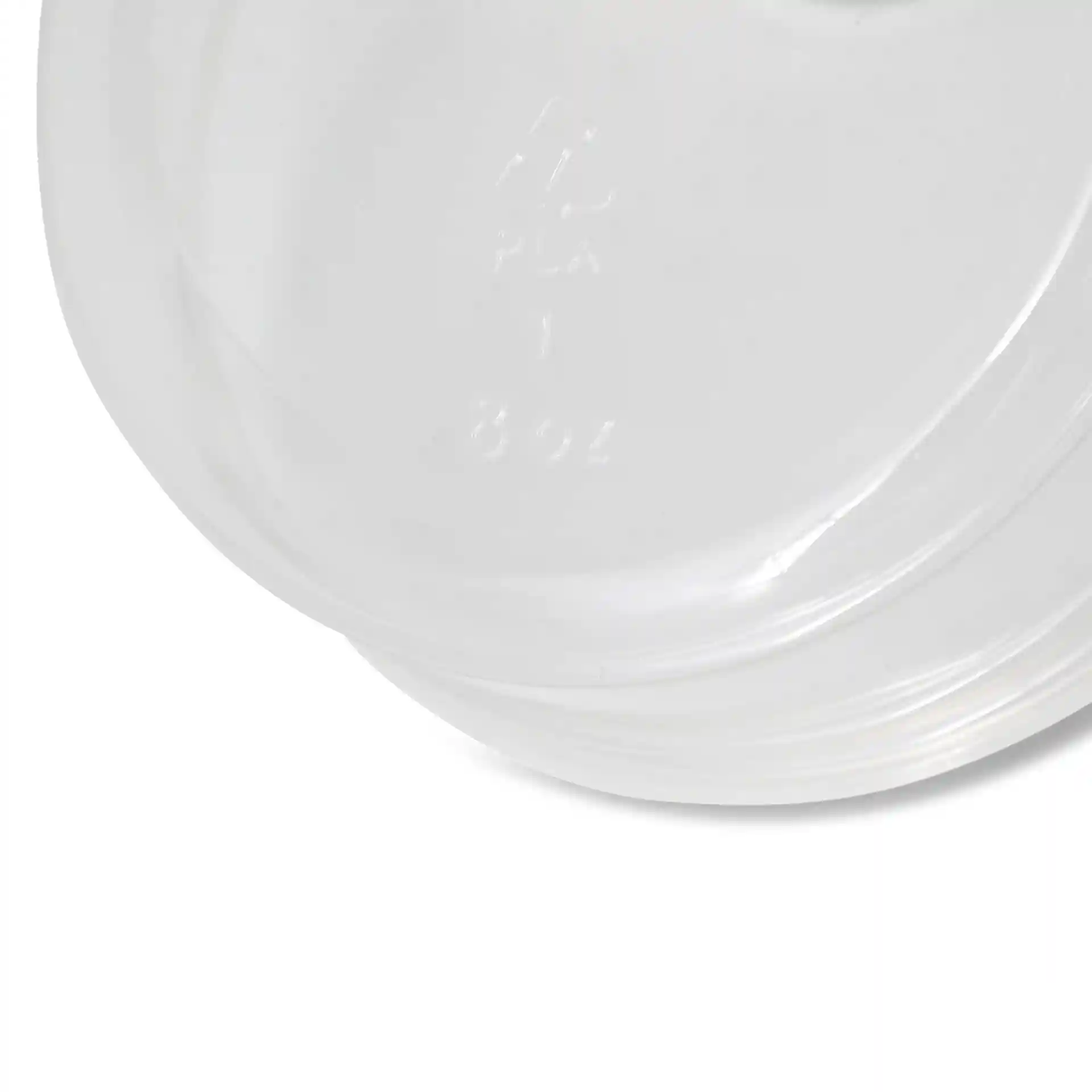 Przezroczysty okrągły pojemnik deli o średnicy 117 mm i wysokości 43 mm.