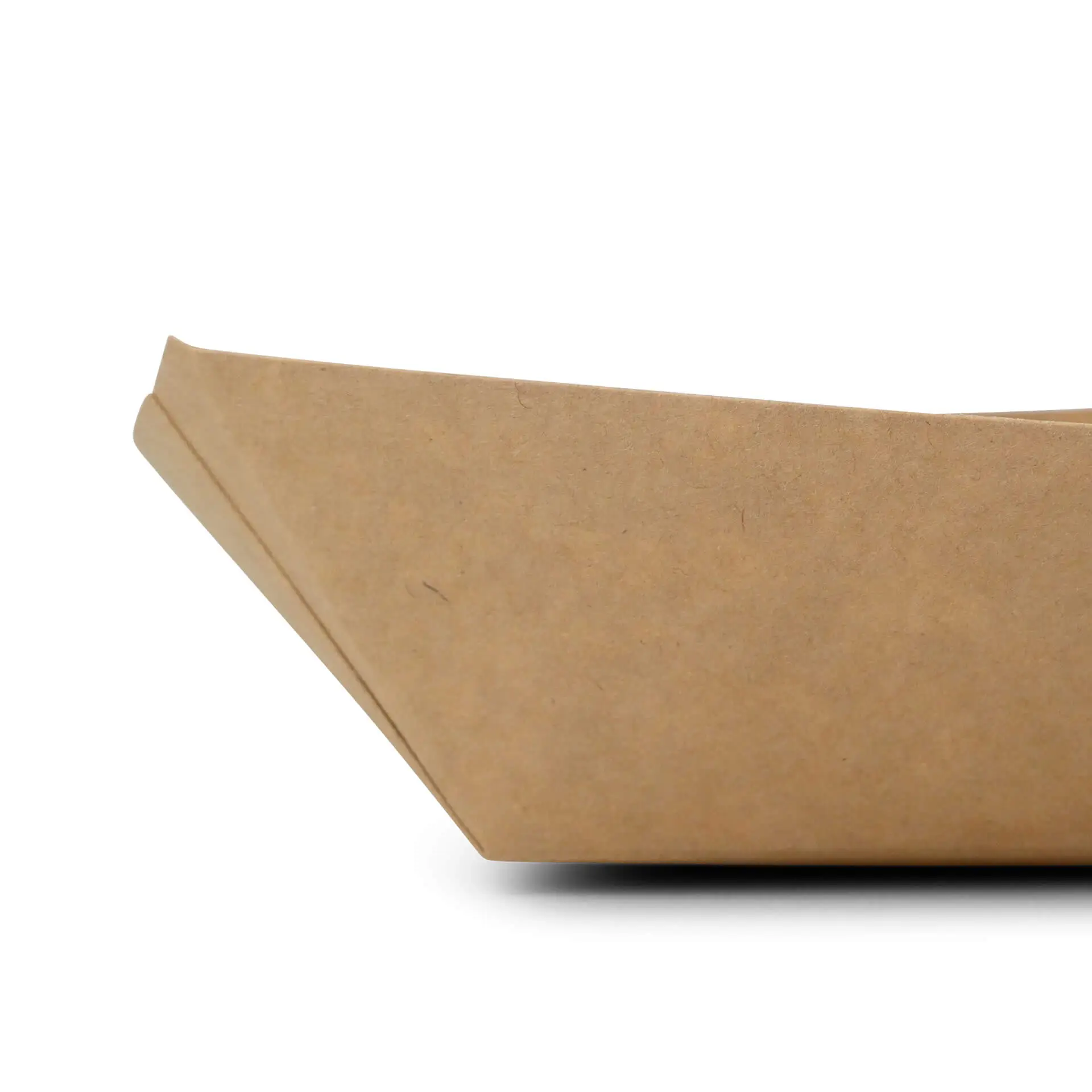 Brątray tekturowy na przekąski o wymiarach 17 x 12 x 4 cm, odpowiedni do chipsów i jedzenia na jeden kęs. Biodegradowalny z powłoką na bazie wody.