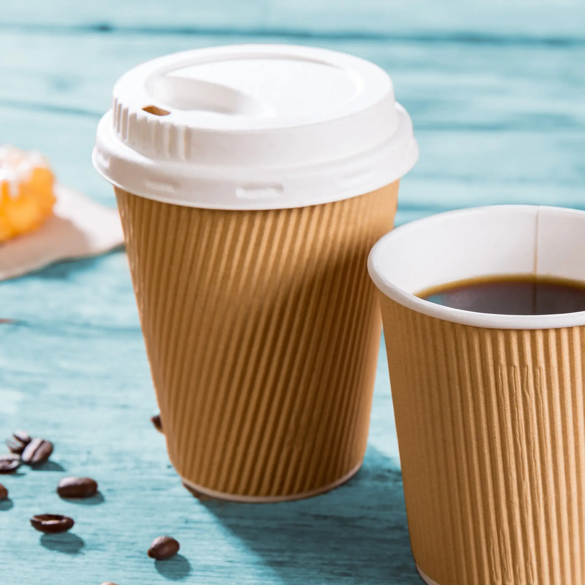 con10026-01-1-riffelbecher-beschichtet-coffee-to-go-becher-300-ml-12-oz-90-mm-braun-innen-weiss-7